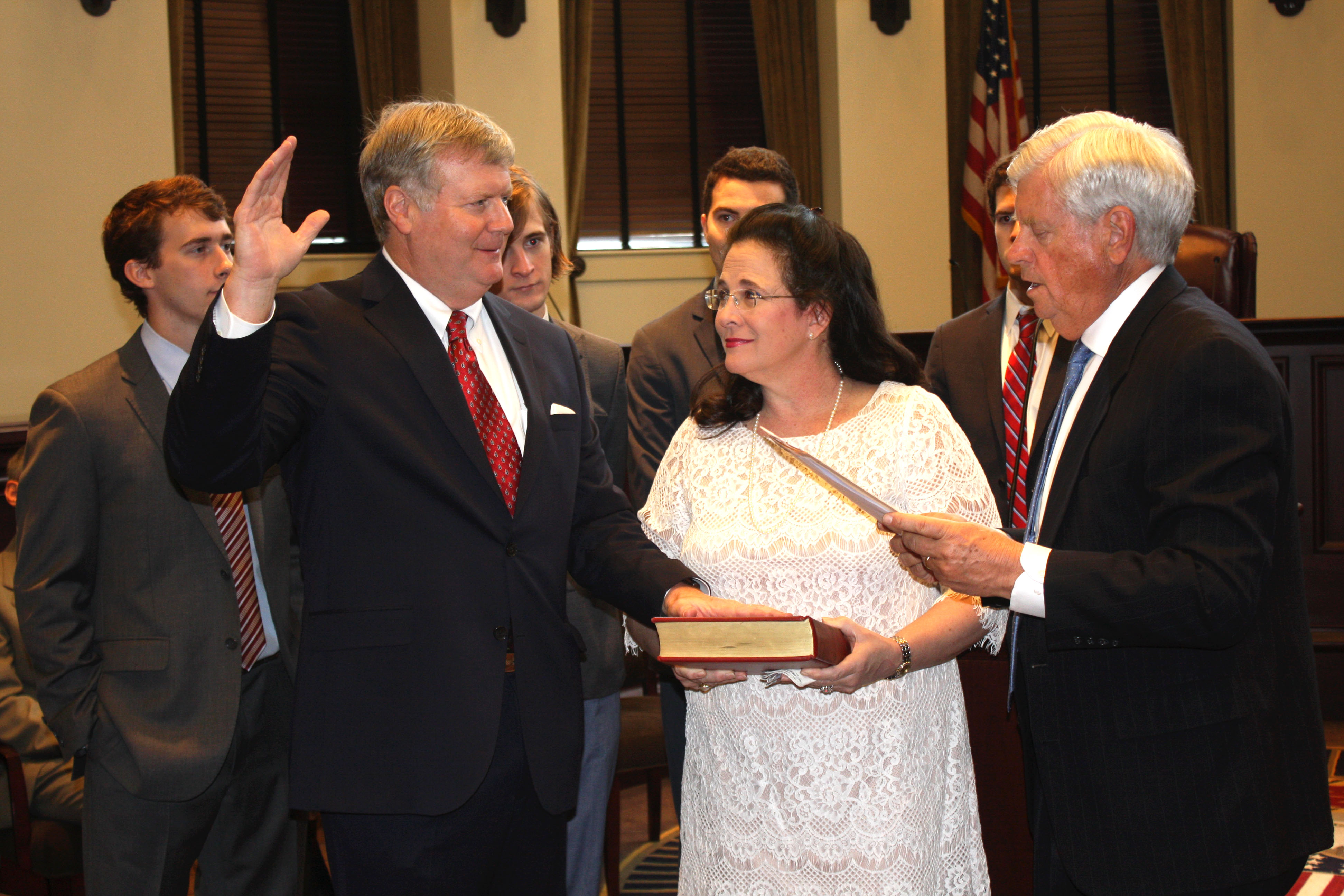 Justice T. Kenneth Griffis Jr. taking the oath of office